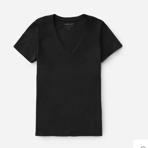 Everlane black cotton v neck tee, size xs